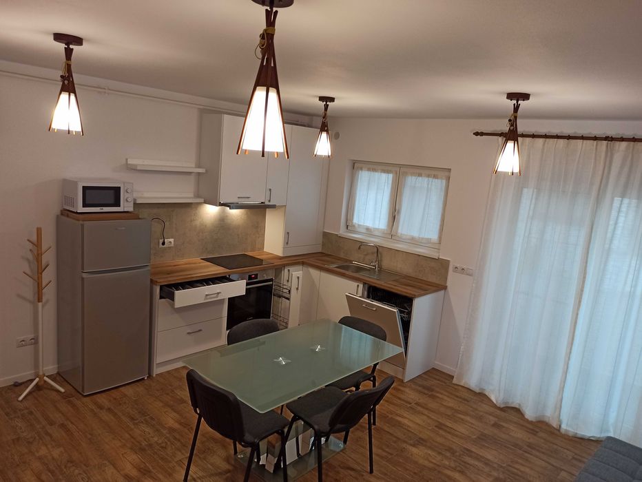 Apartament NOU de LUX  2cam , zona rezidentiala