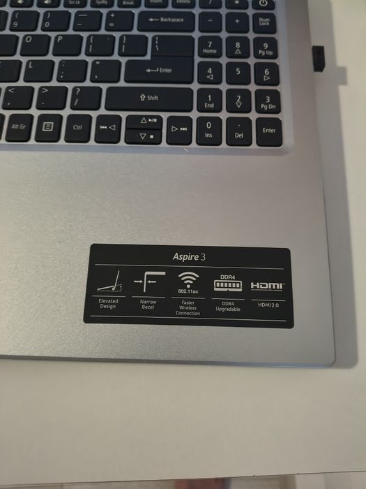 Laptop nou, nefolosit