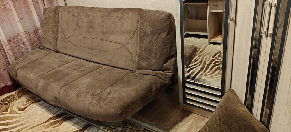 Отдам даром польский диван,раскладной,в хорошем состояниии