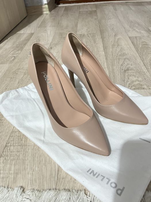 Продам новые итальянские туфли Pollini