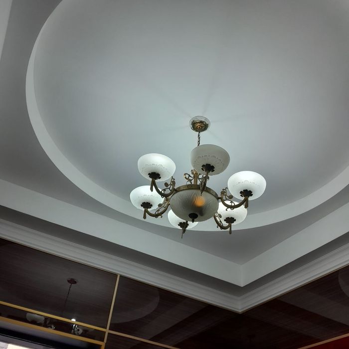 Срочно продам люстры 7000