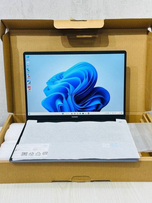 Huawei Matebook sotiladi holati ideal. Qarab ishlatilingan.