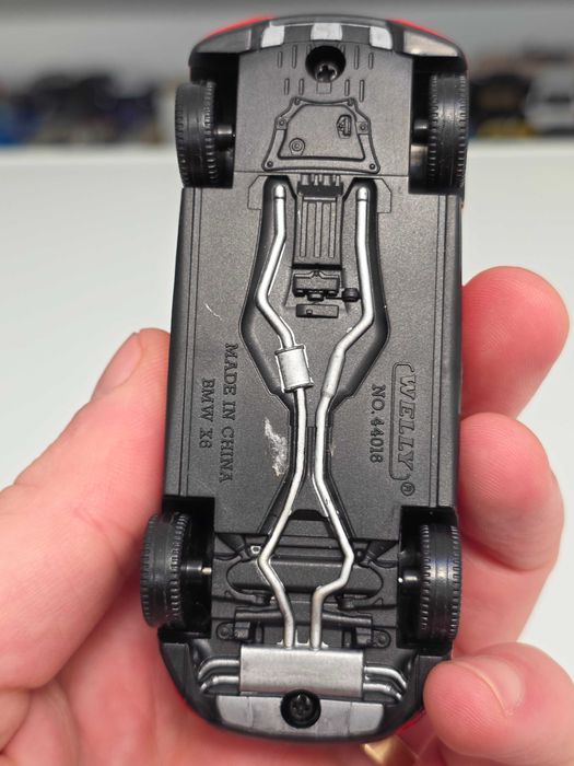 Macheta Auto 1/43 Welly BMW X6