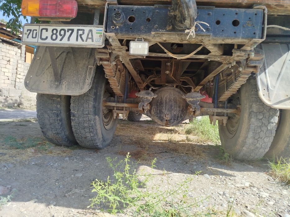 Zil sotiladi. ЗИЛ сотилади.