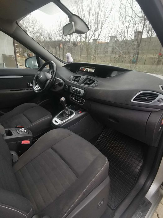 Autoturism Renault scenic