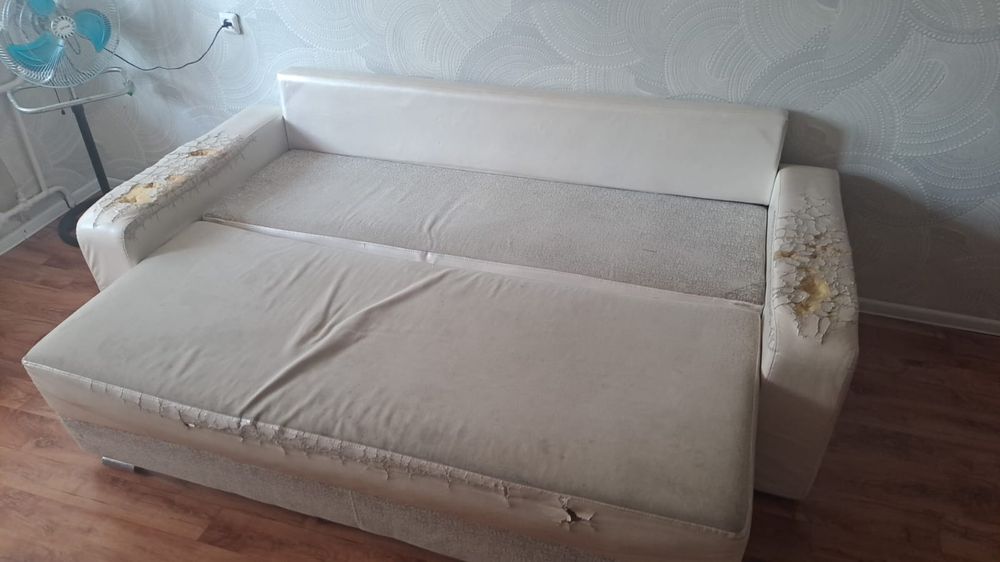 Диван буу  кожный