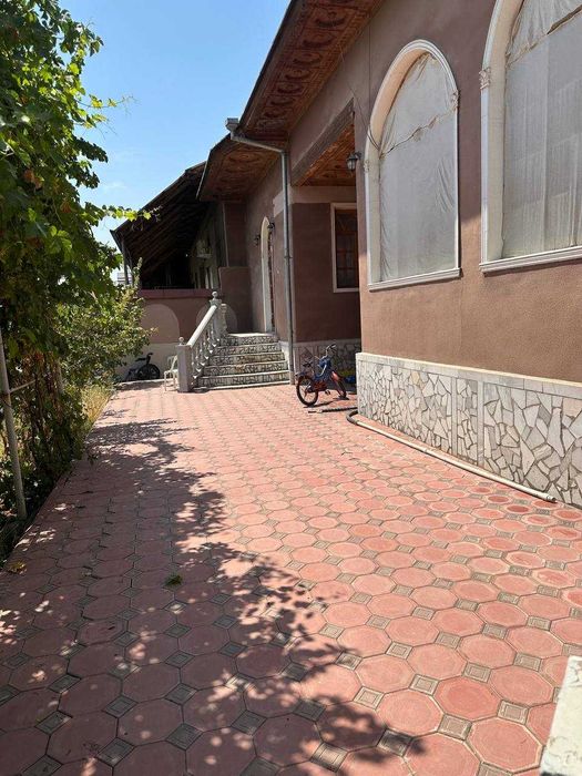 16 сотих Тузел метро олдида