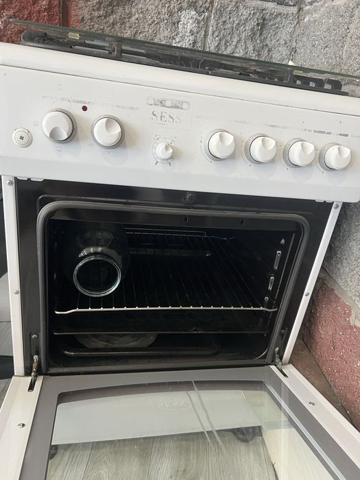 Продам газовую плиту