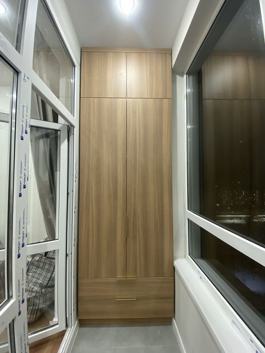 Шкаф на балкон до потолка