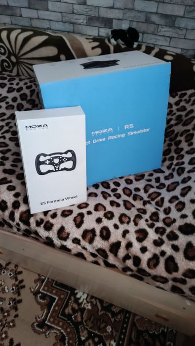 Игровой руль Moza r5