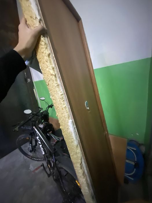Продам двери 3 штуки