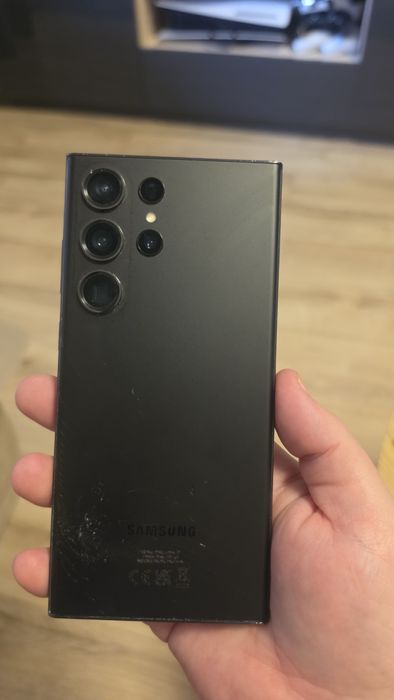 Vând Samsung s23 ultra 256 gb