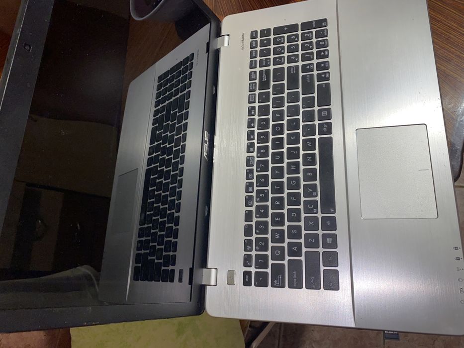 Laptop Asus SonicMaster
