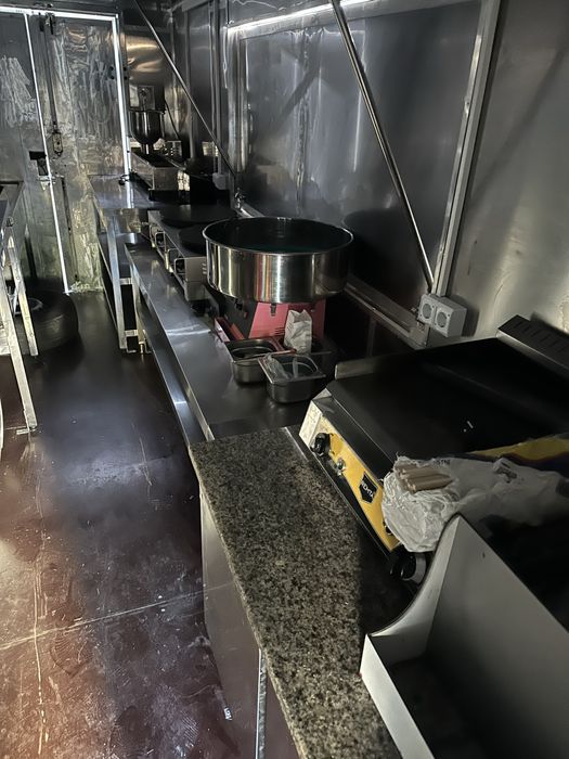 Vand Auto fast food complet echipat