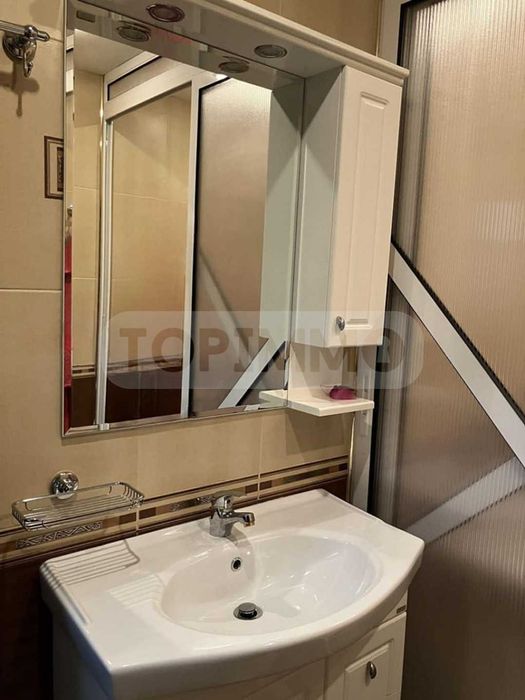 Продава се Тристаен апартамент в Варна, Левски - 100 кв.м за 2950 €/кв.м - Снимка #12