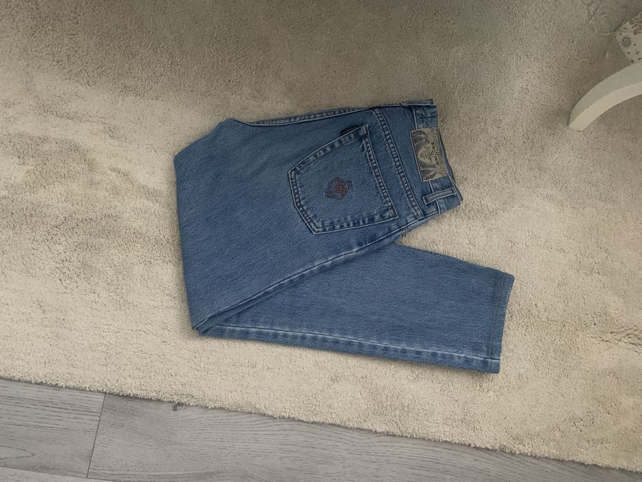 Blugi Joop, talie înaltă.