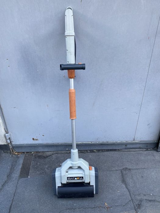 Електрическа метла BATAVIA MAXXBRUSH/ 1020W - Почистваща машина