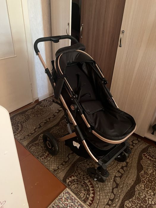 Детская кроватка с коляской