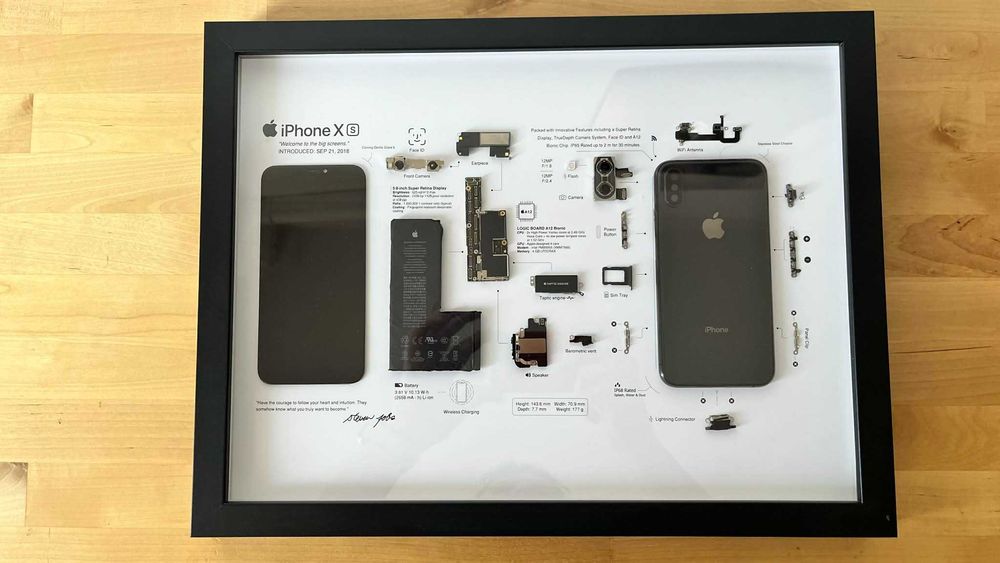 Декоративна рамка iPhone XS teardown / dismantled frame art