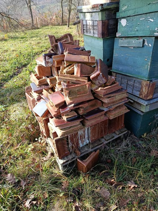 Vând două teracote demontate