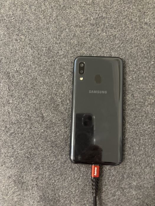 Vand diverse telefoane