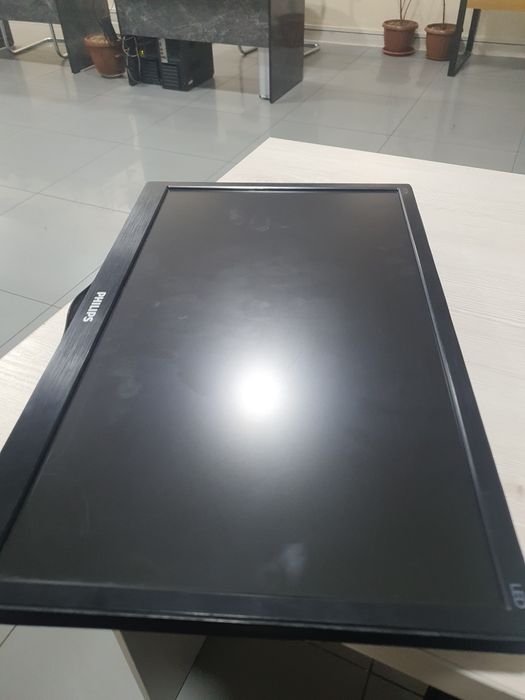 Philips monitor. 400 000 so‘m