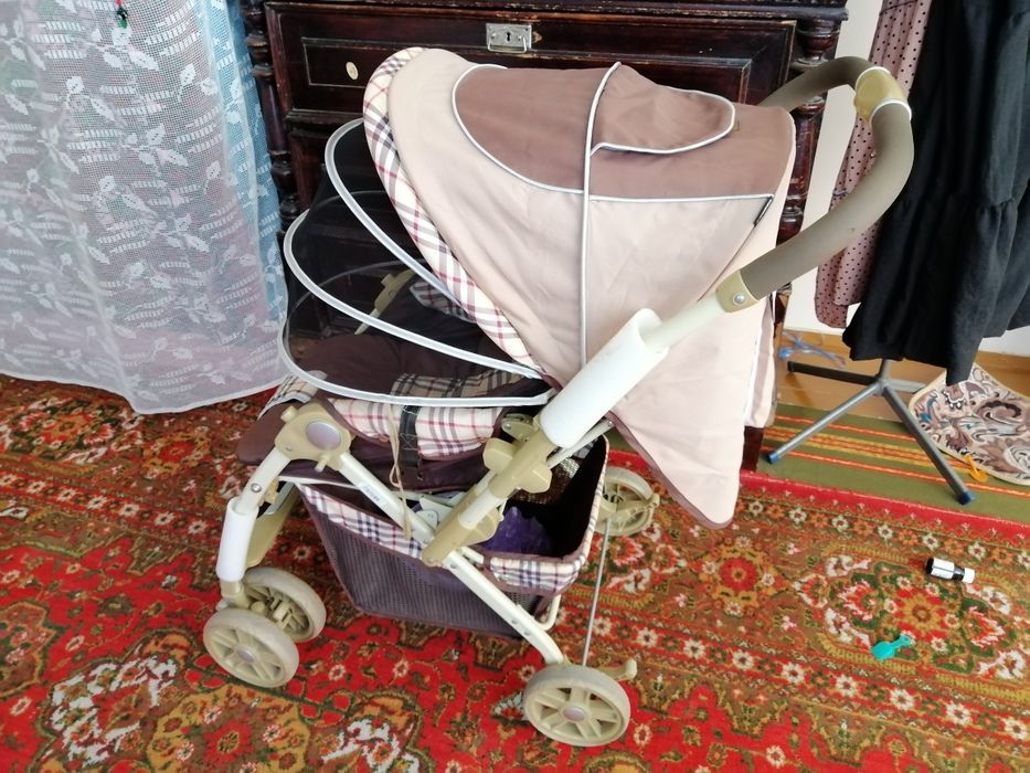 Детские приднадлежности, каляска, колыбелка, ходунок