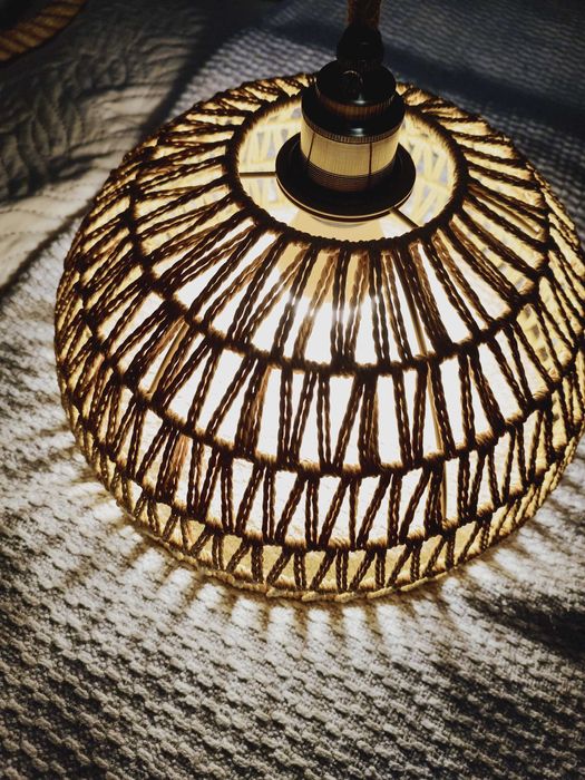 Красив пендел, лампион с дълго корабно въже