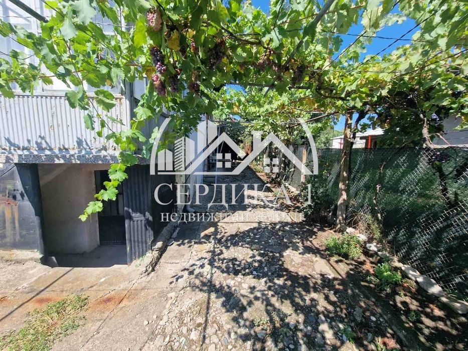 Къща в Кюстендил, област-с.Блажиево