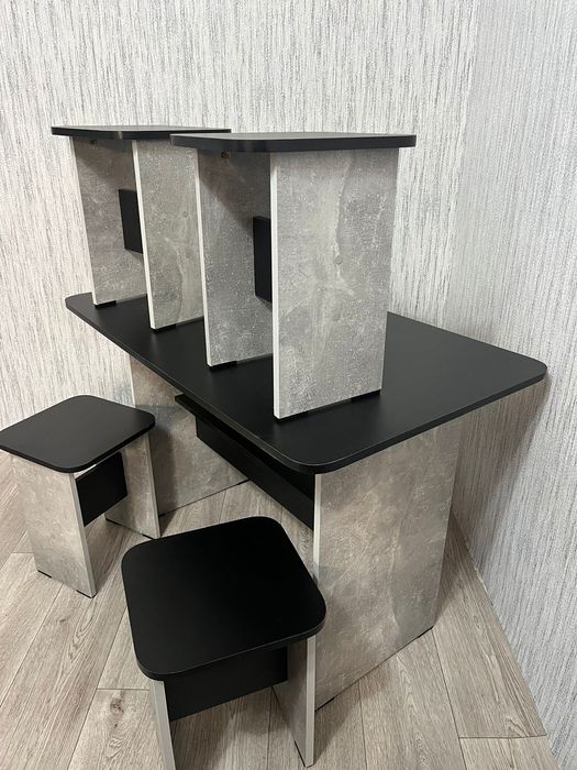 Новые!Стол+ 4 табуретки!