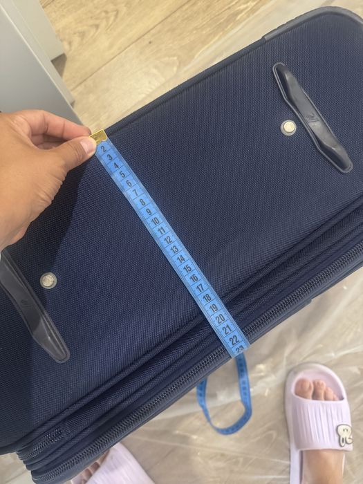 Чемодан синий 4 колеса