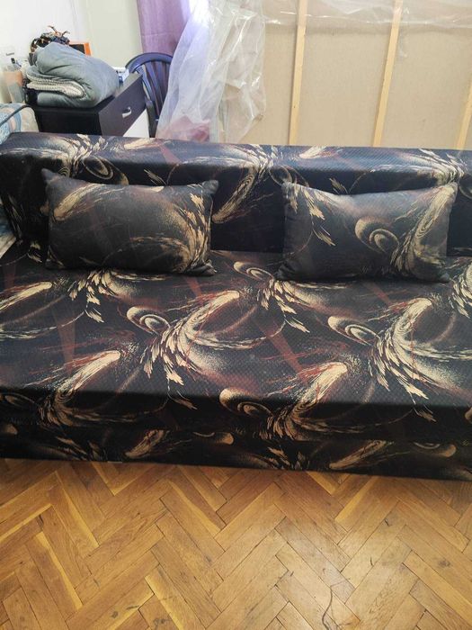 Разтегателен диван Гери