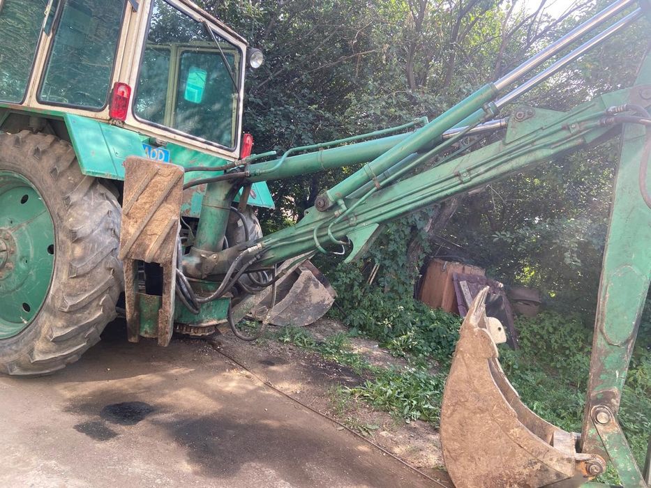 Продаётся экскаватор ЮМЗ