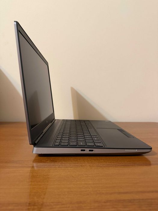 Dell Precision 7560, Xeon W-11855M, 16GB, 512GB SSD, RTX A2000 4GB