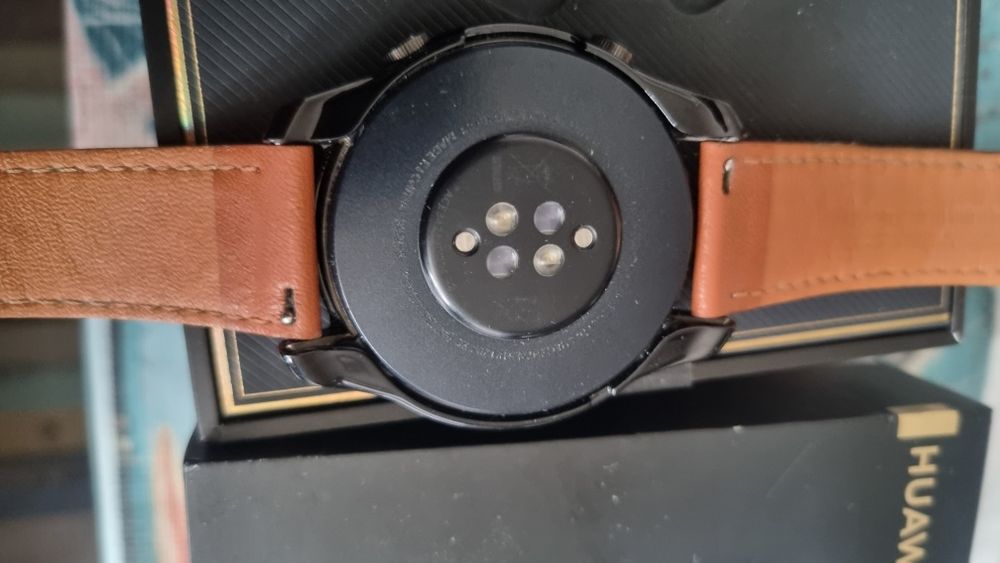 Часовник Huawei GT 2