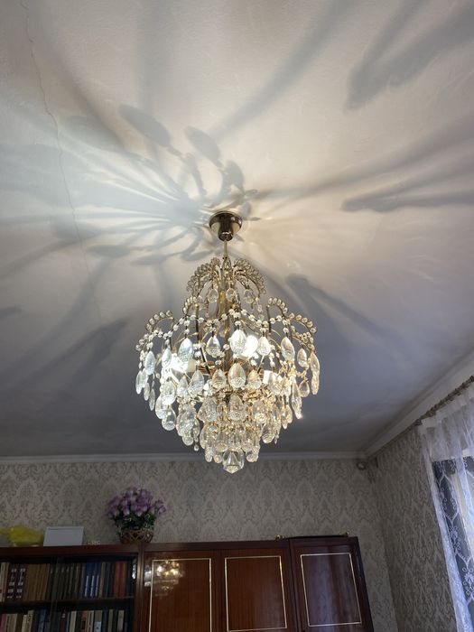 Продаю люстра