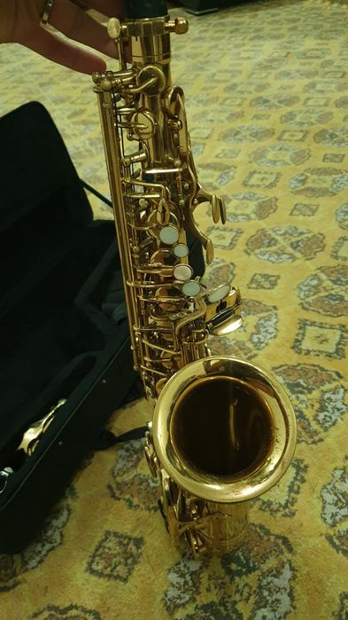 Саксофон продаётся