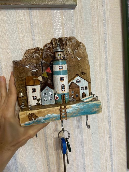 Ключница «Маяк» из дерева