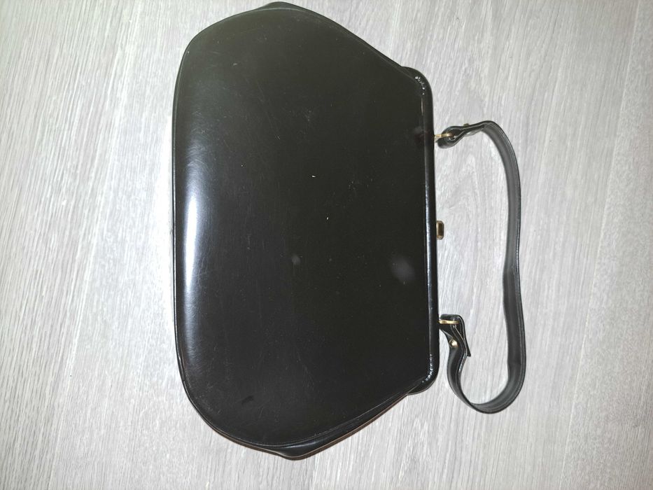 poșetă vintige cu o față brodată