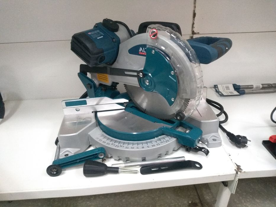 Прокат аренда инструментов перфоратора