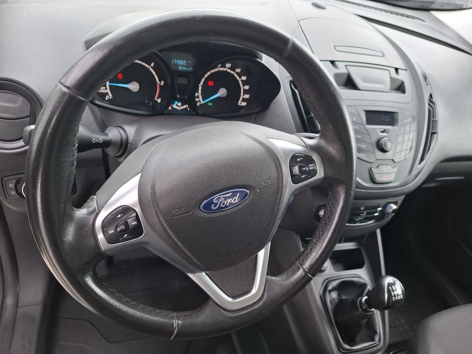 Ford transit courier 2020