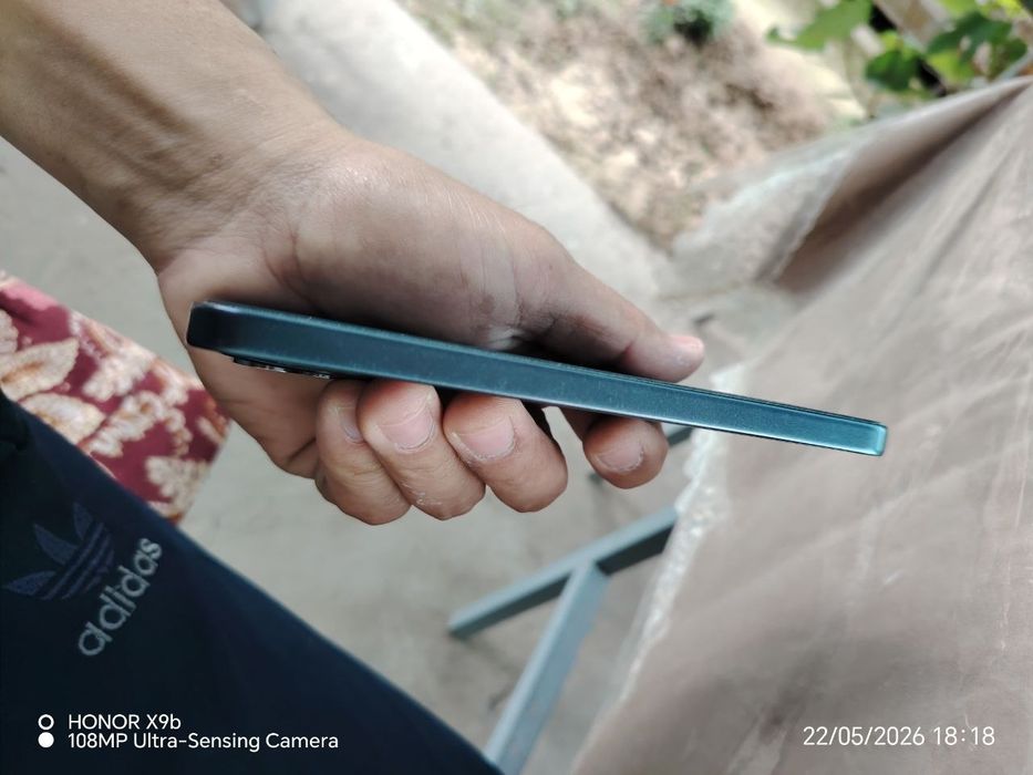 Honor 400   8x256