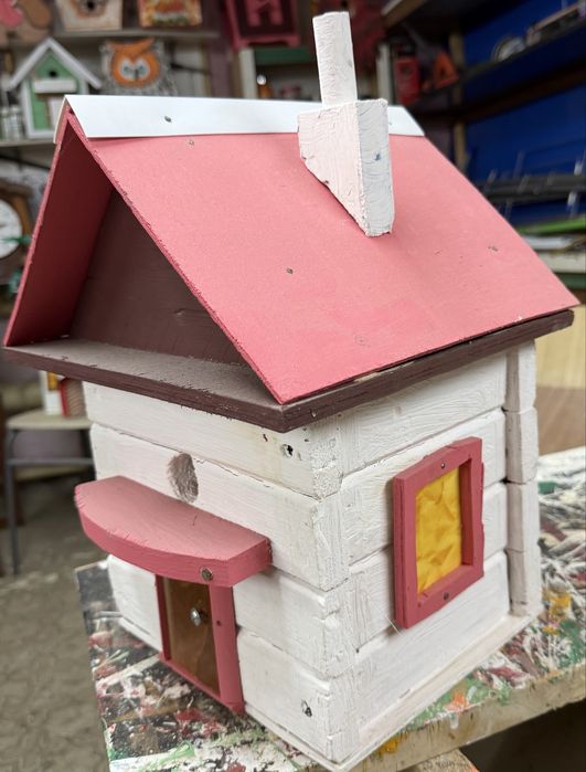 Скворечник в виде домика