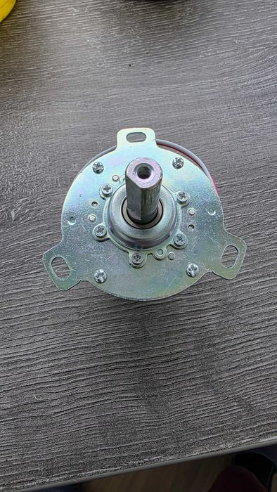 Gear box motor 12v regulatoare tensiune