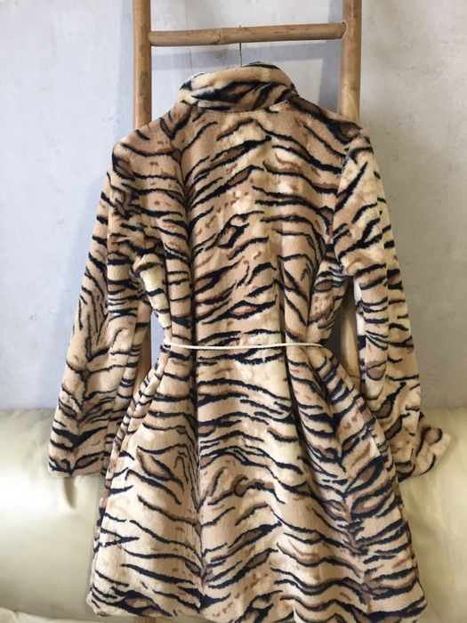 Дамско пухкаво палто