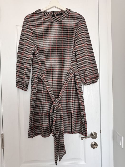 Нова карирана рокля на испанския бранд Sfera