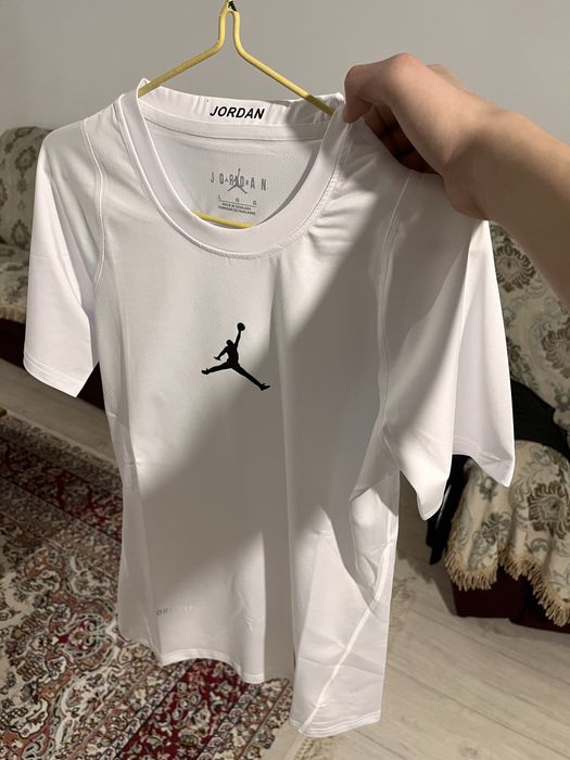 Футболка jordan 8000₸