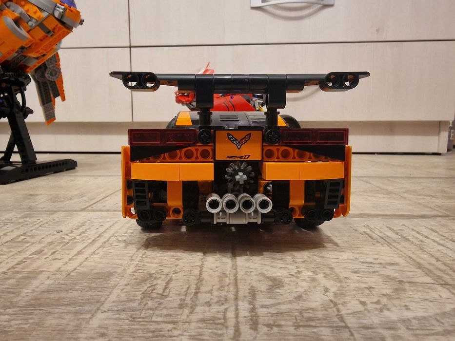 Lego Chevrolet Corvette ZR1 42093