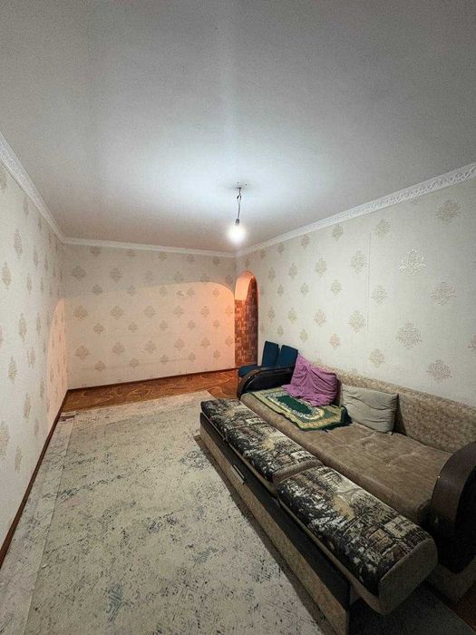 Продам 2 комнатную 8 марта