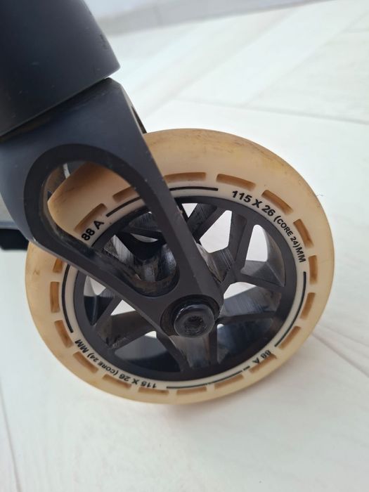 Самокат трюковый Limit